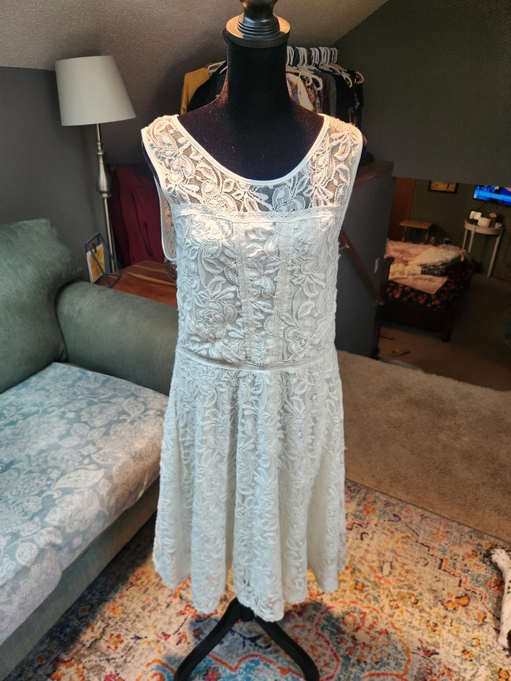 Love Fire Sleeveless White Lace A-Line Dress Large Sexy Lace Back Detail